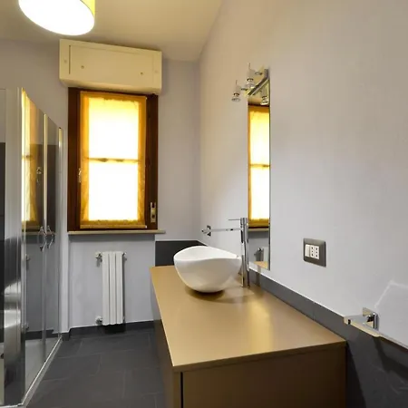 Charming Flat In - 50 Sqm - Cosy Balcony. ヴェルチェッリ