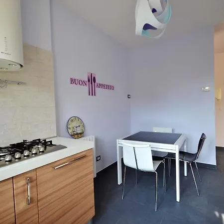 Charming Flat In - 50 Sqm - Cosy Balcony. ヴェルチェッリ