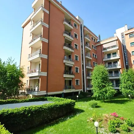 Charming Flat In - 50 Sqm - Cosy Balcony. 公寓
