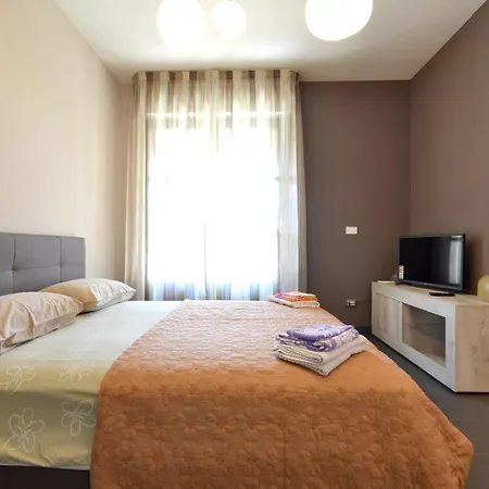 Charming Flat In - 50 Sqm - Cosy Balcony.