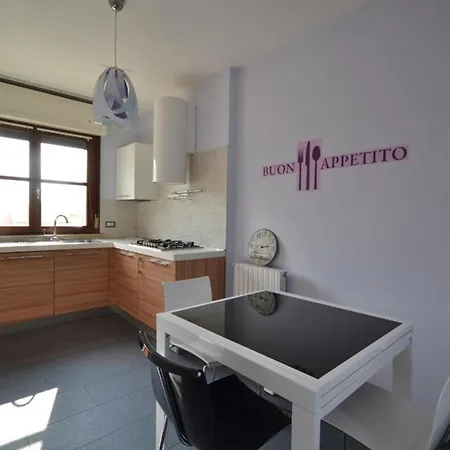 Charming Flat In - 50 Sqm - Cosy Balcony. アパート *