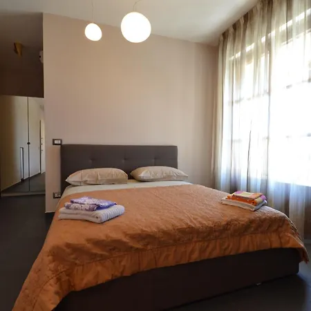 Charming Flat In - 50 Sqm - Cosy Balcony. *