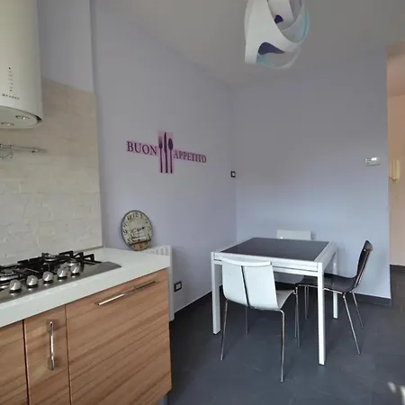 Charming Flat In - 50 Sqm - Cosy Balcony. ヴェルチェッリ