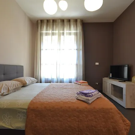Charming Flat In - 50 Sqm - Cosy Balcony. * ヴェルチェッリ