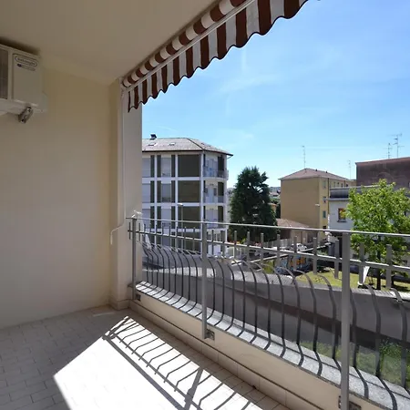 Charming Flat In - 50 Sqm - Cosy Balcony. アパート *