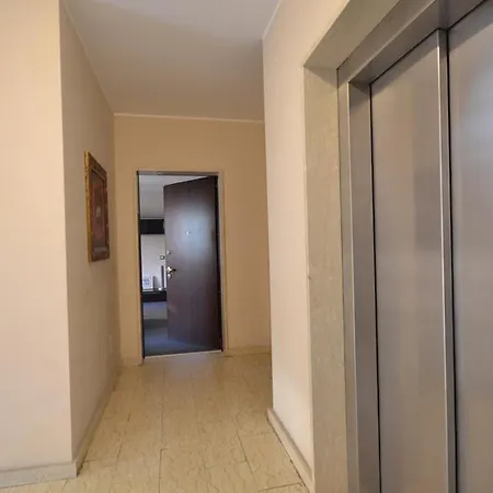 Charming Flat In - 50 Sqm - Cosy Balcony. *